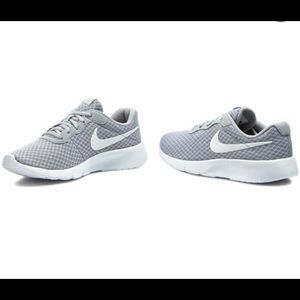 nike tanjun sn00
